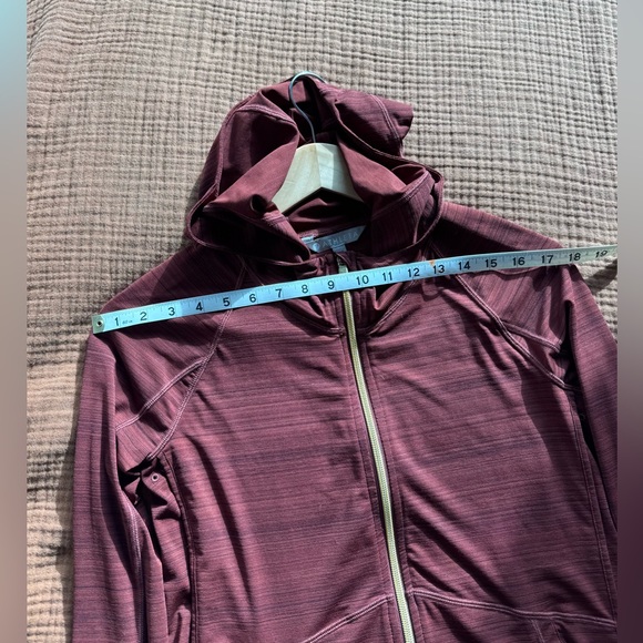 Athleta Burgundy Zip Up Running Hoodie with Gold Zippers Size XS - Picture 10 of 10